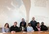 Photo of Roseline Mouchel and Pablo Iglesias-Rodríguez with students